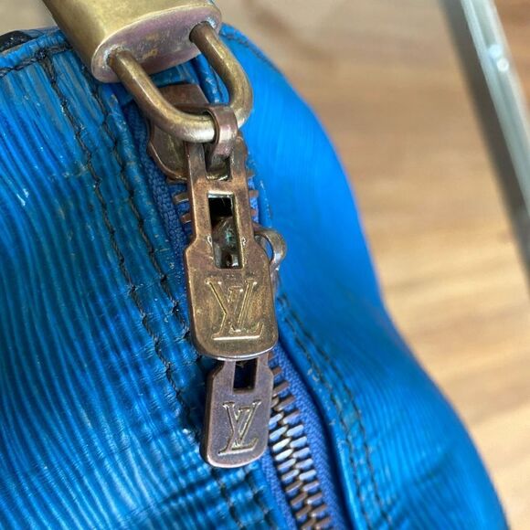 Louis Vuitton 1995 “Keepall 50” travel duffle. Toledo blue Epi. One owner - Picture 16 of 16